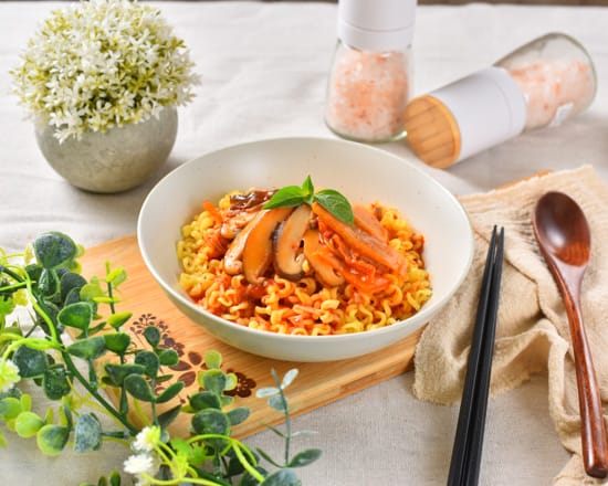 韓式泡菜是什麼?正宗韓國泡菜挑選祕訣、健康好處與在家料理全攻略 傘下廚房SUNGUGU 韓式泡菜菇菇拉麵 2